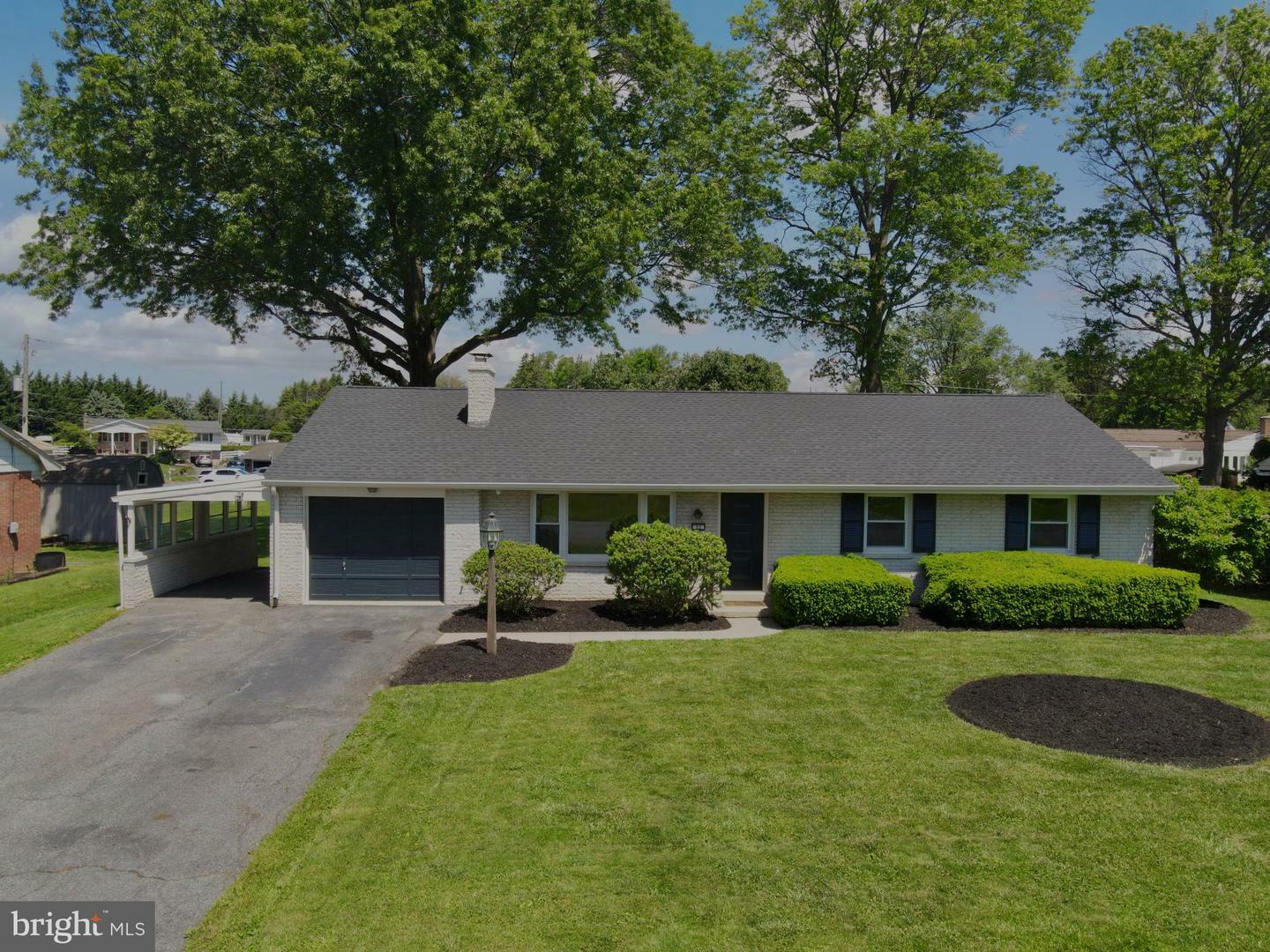Property Photo: 52 Sunset Avenue PA 17545