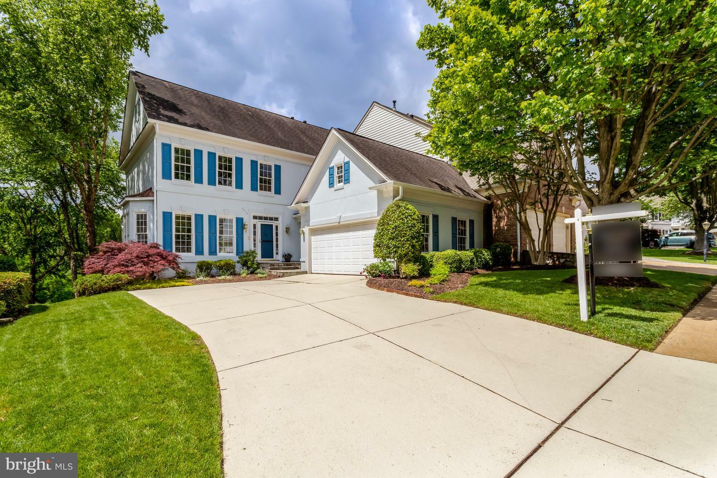 Property Photo: 5252 Winter View Drive VA 22312