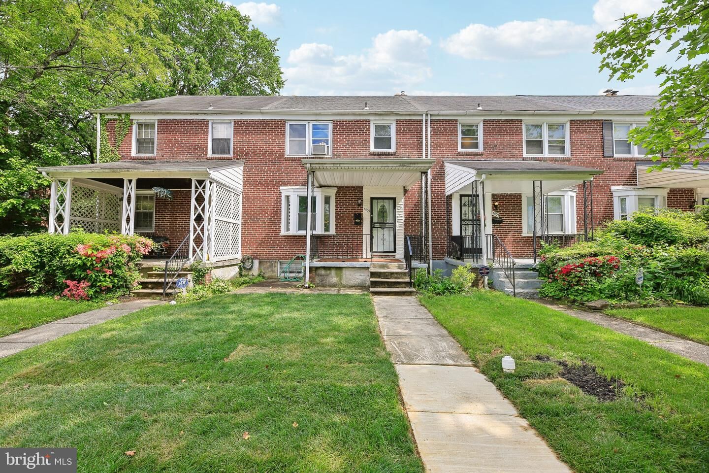 Property Photo: 5509 Lothian Road MD 21212