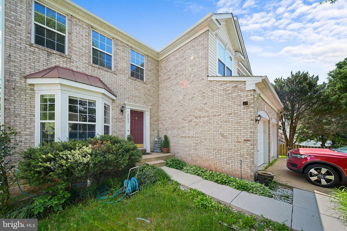 Property Photo:  8645 Huddersfield Way  VA 20136 