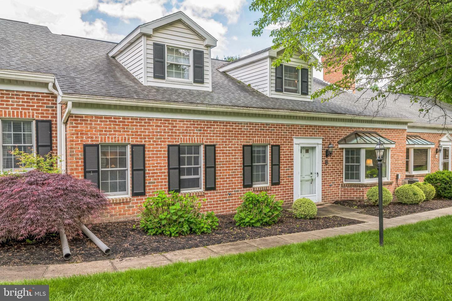 Property Photo: 2026 Wyntre Brooke Drive 2026 PA 17403