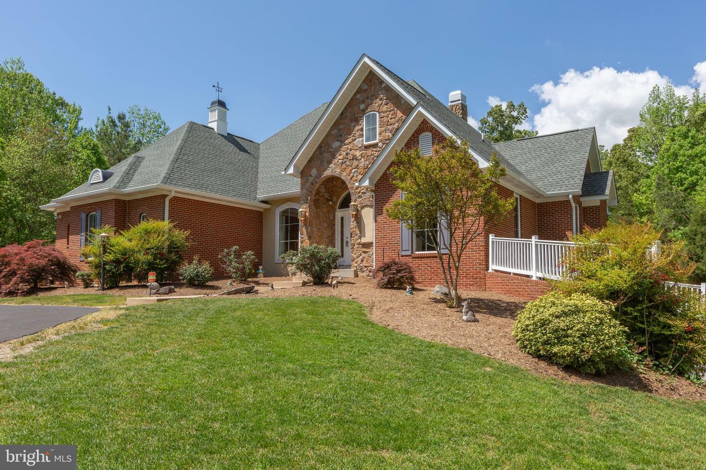 Property Photo: 18134 Green Boulevard VA 22485