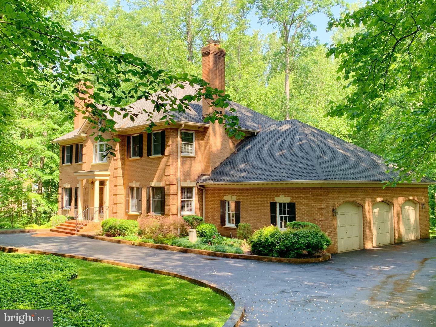 9090 Eaton Park Road  Great Falls VA 22066 photo