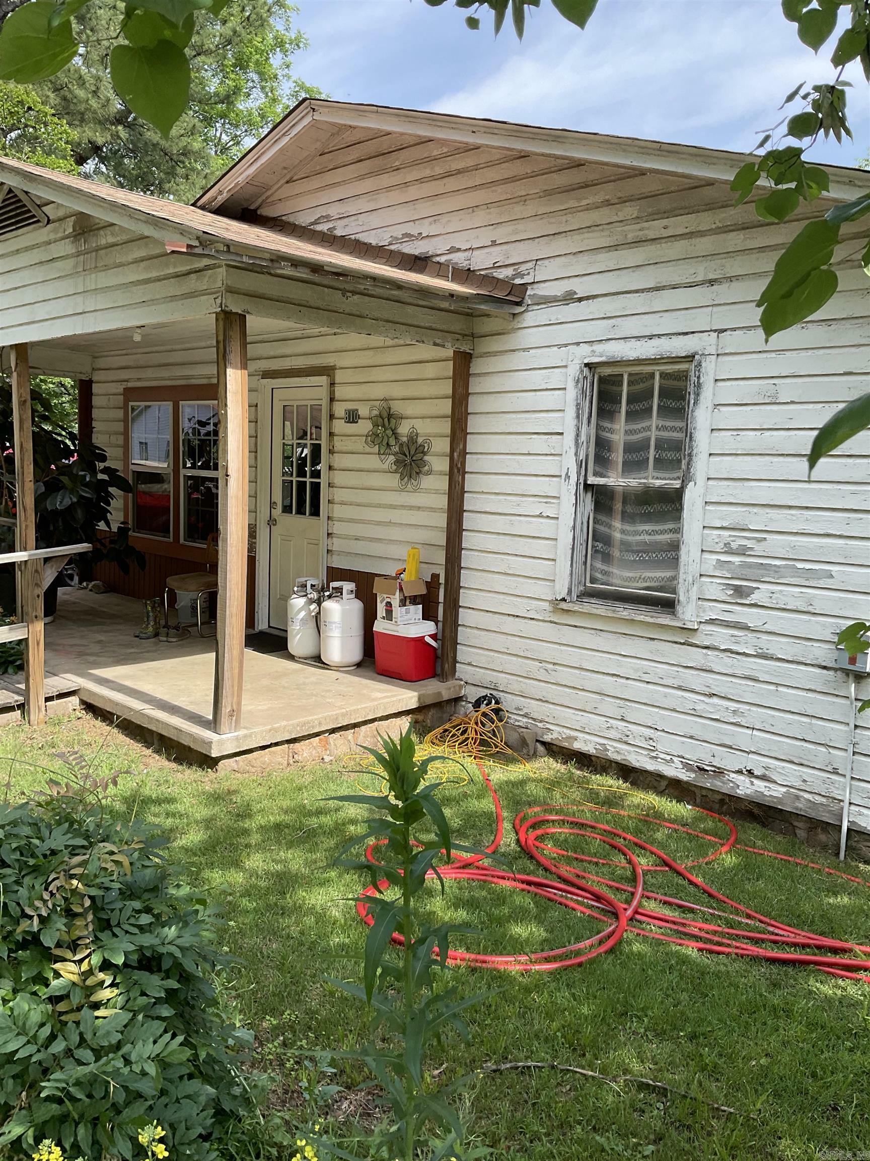 Property Photo: 810 Wall Street AR 72110