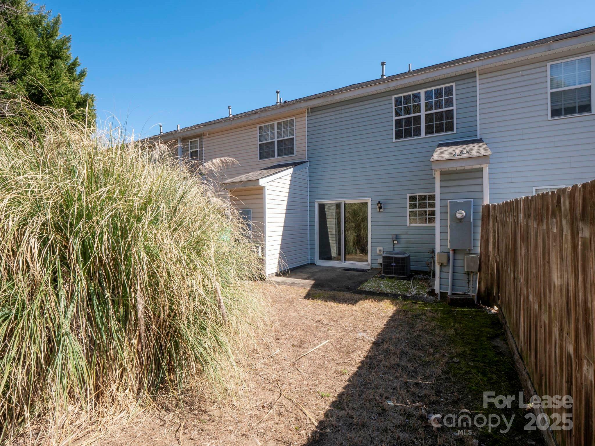 Property Photo: 13684 Meade Glen Court NC 28273