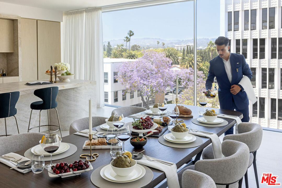 9200 Wilshire Blvd  Beverly Hills CA 90212 photo