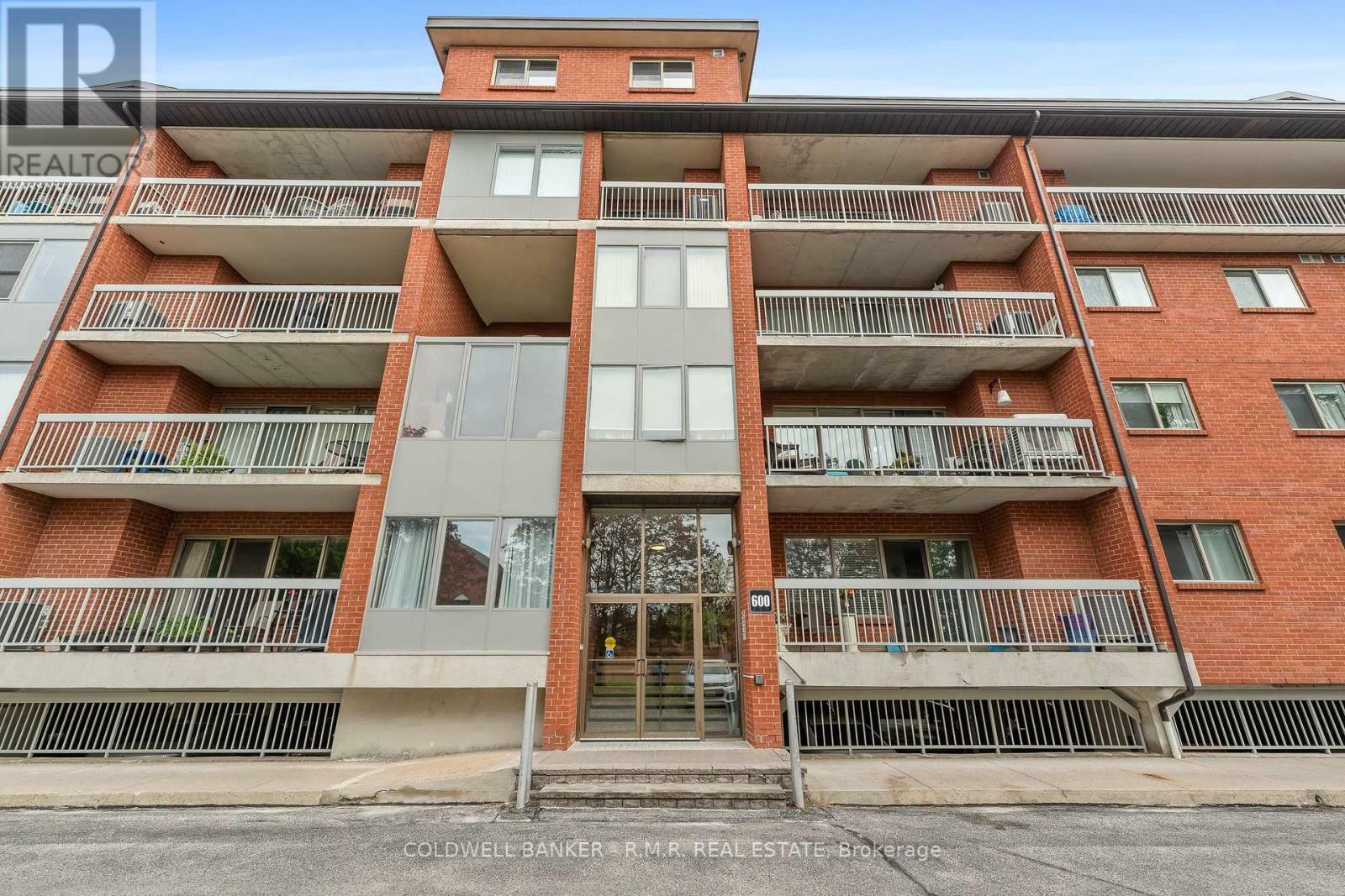 Photo de la propriété: 600 Thornton Road North Ph2 ON L1J 6T6