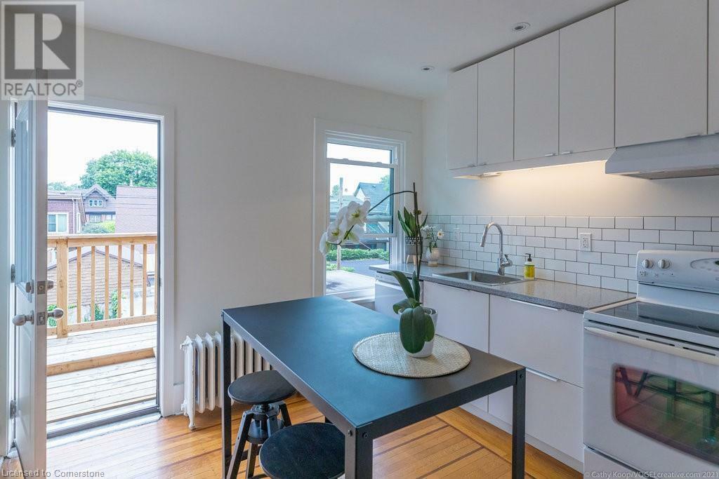 Photo de la propriété: 72 Sherman Avenue South 2 ON L8M 2P7