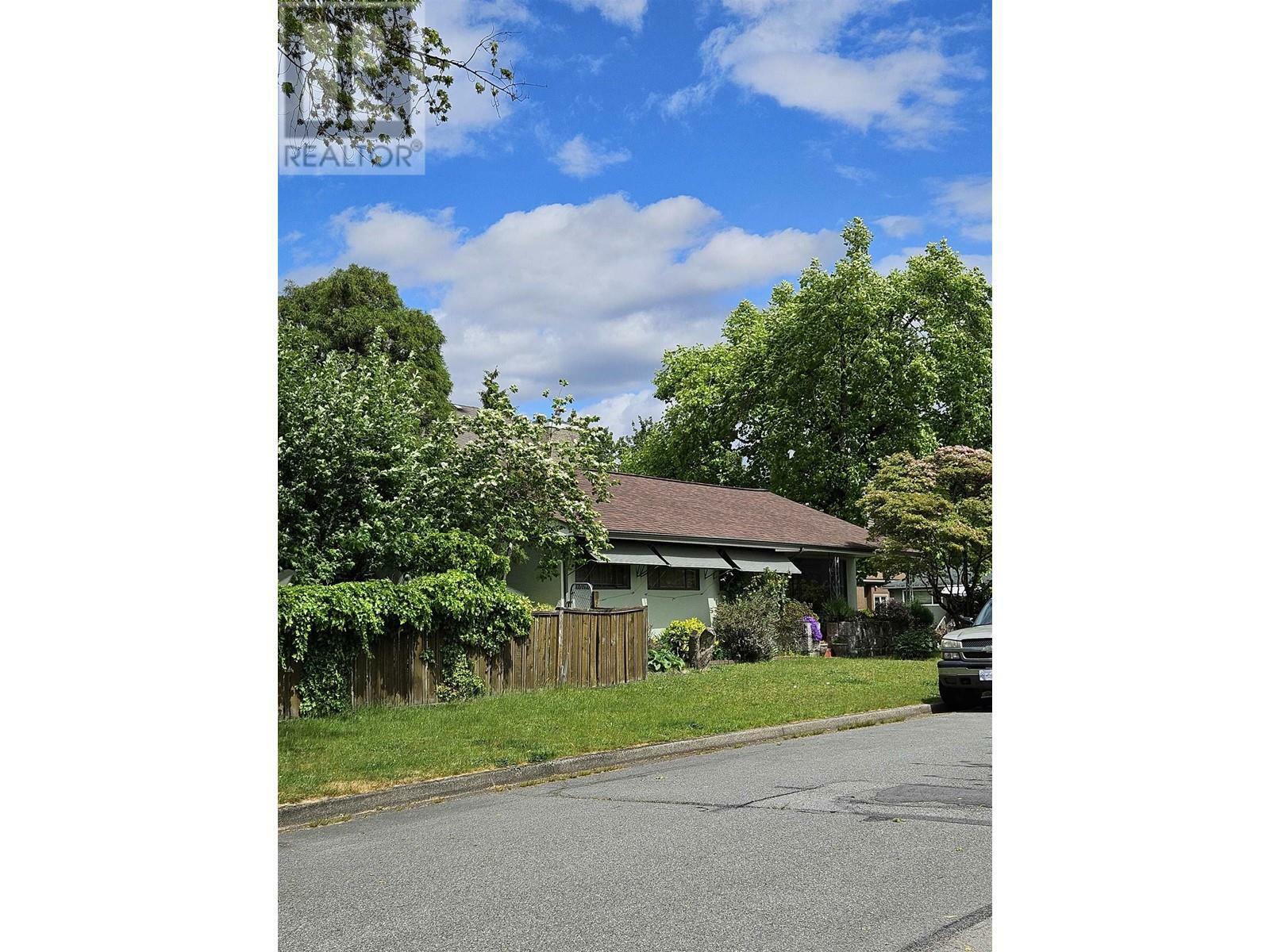 Property Photo: 3625 East 24th Avenue BC V5R 1G9