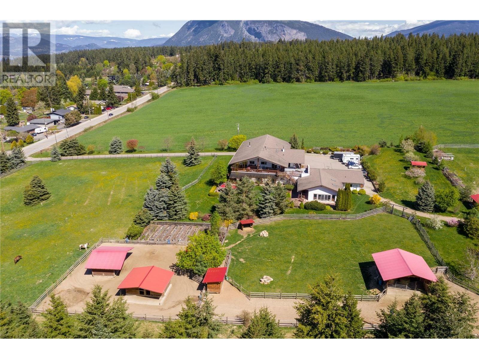 Property Photo: 2190 30 Street Northeast BC V1E 3G9