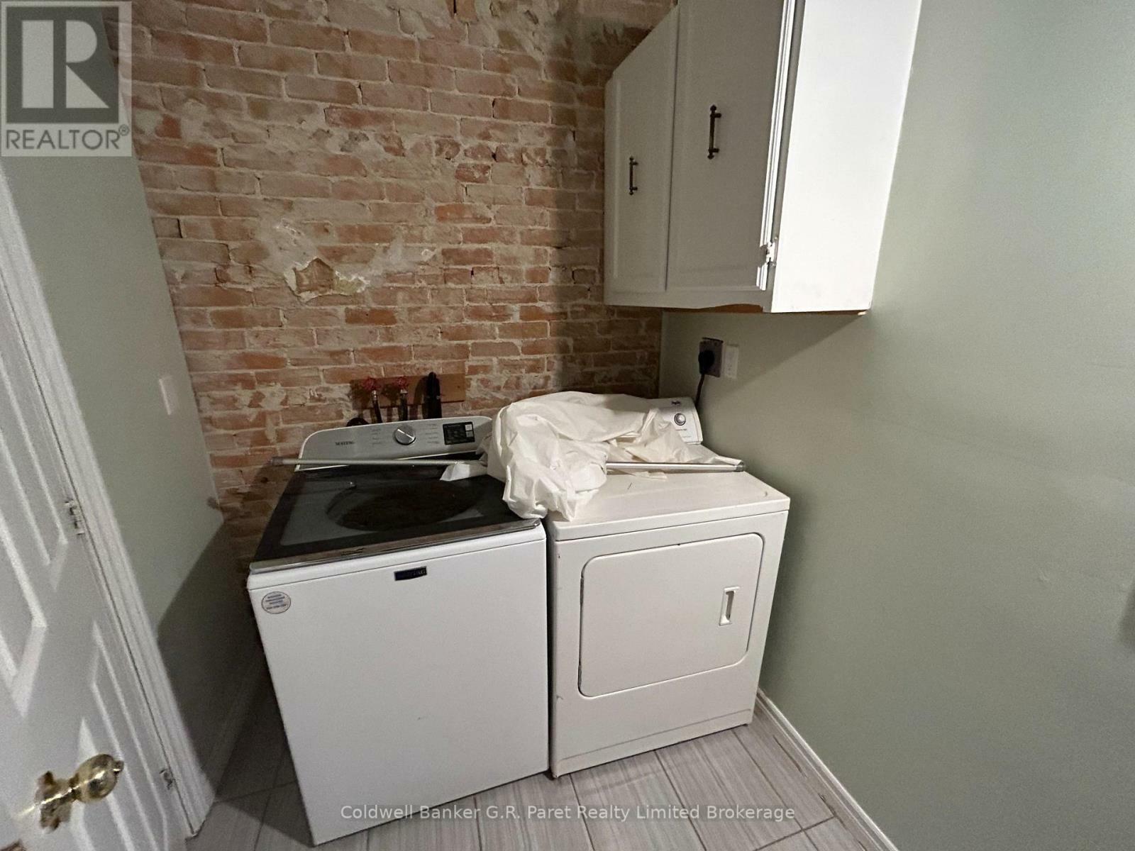 Property Photo: 68 Robinson Street ON N3Y 1W6