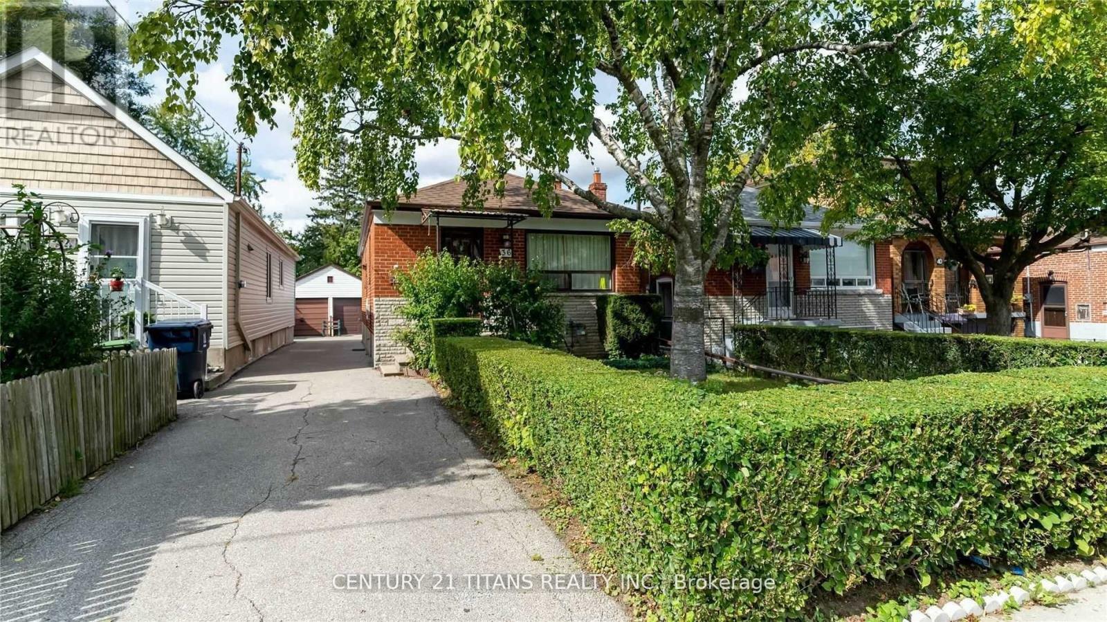 Property Photo: 36 North Edgely Avenue ON M1K 1T7