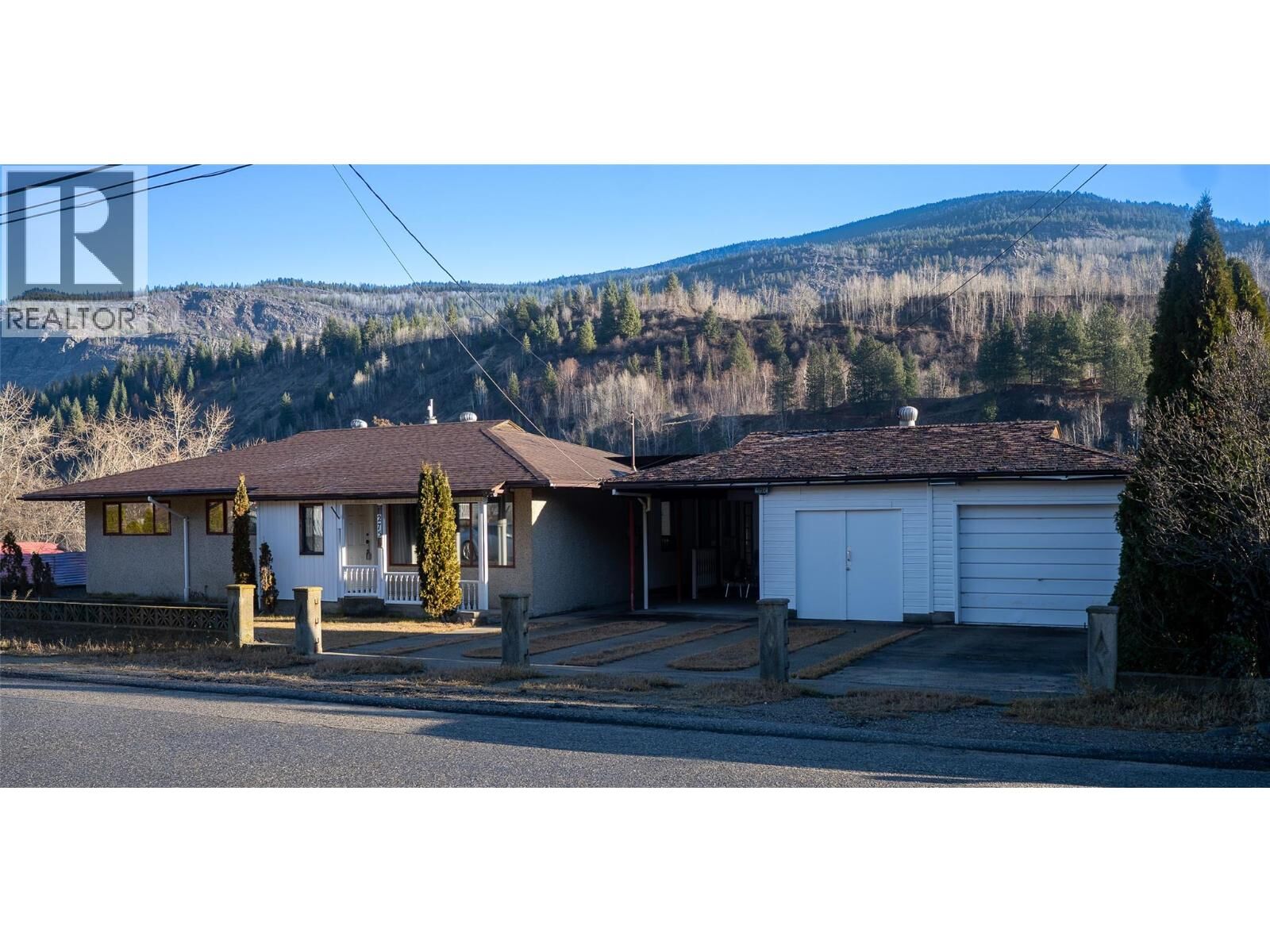 Property Photo:  275 2nd Avenue  BC V1R 4V3 