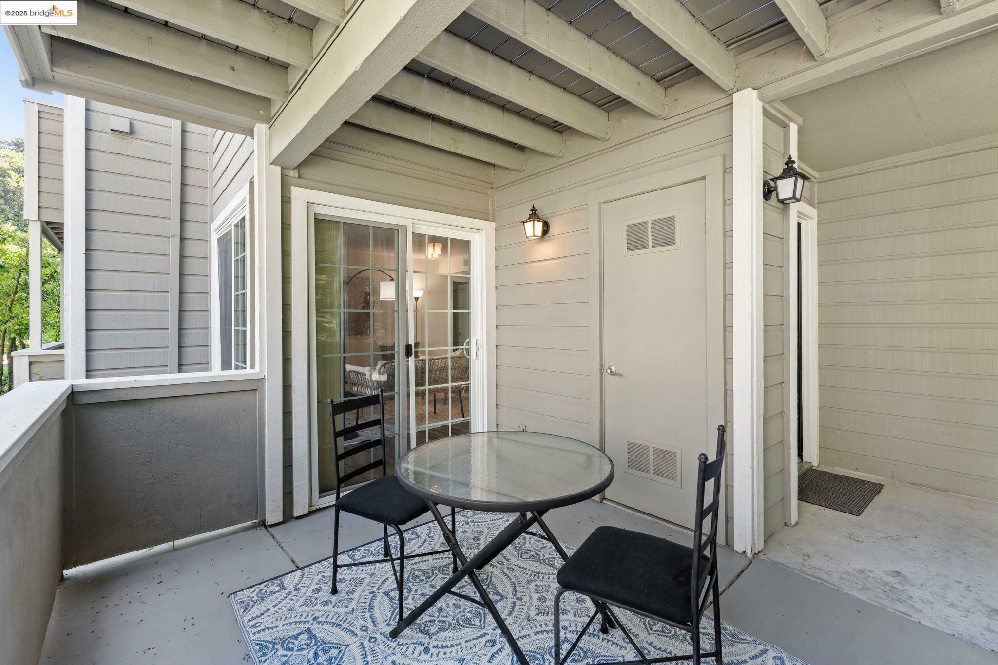 Property Photo: 520 Canyon Oaks D CA 94605