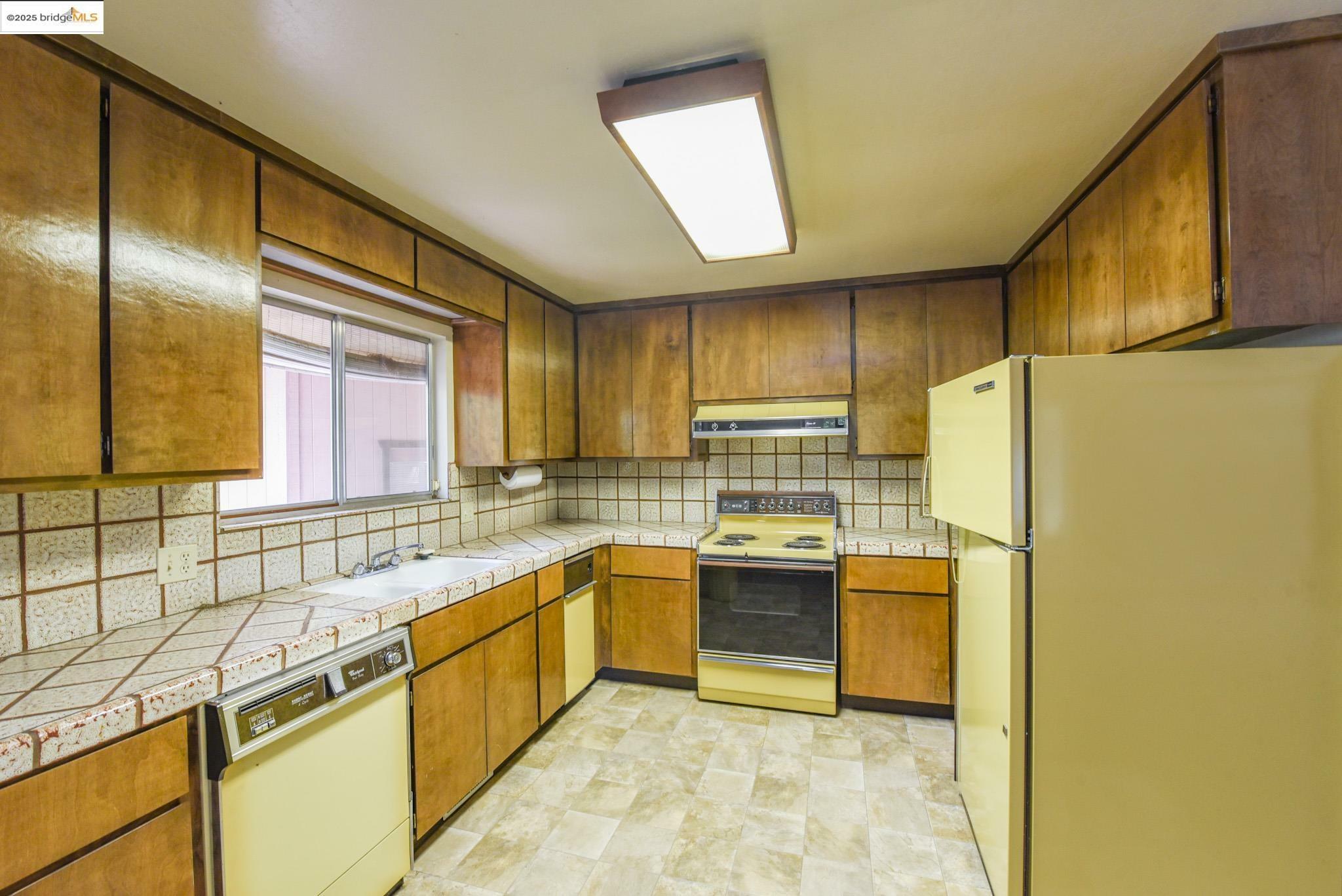 Property Photo: 21919 Fallview Dr CA 95370