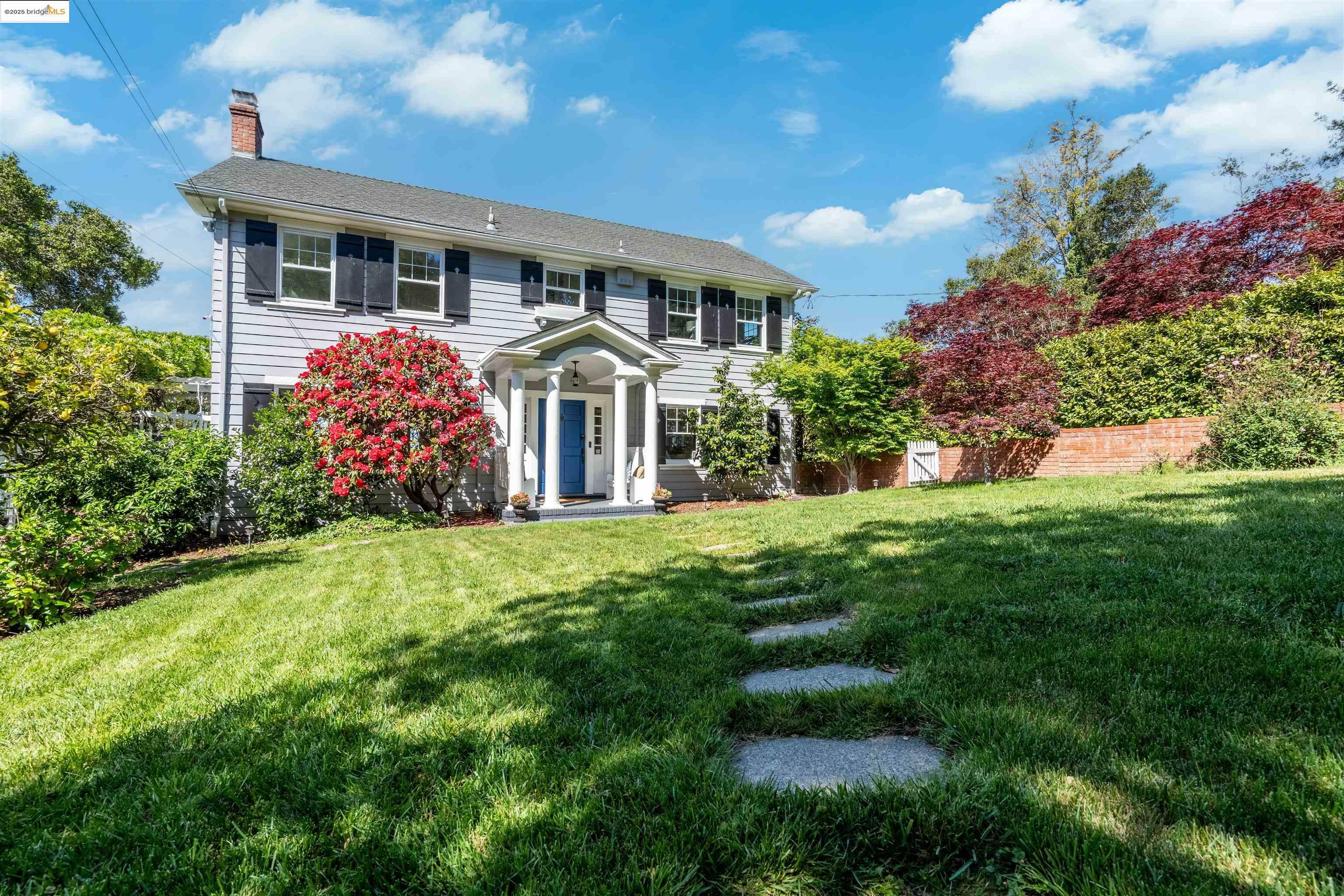 3085 Monterey Blvd  Oakland CA 94602 photo