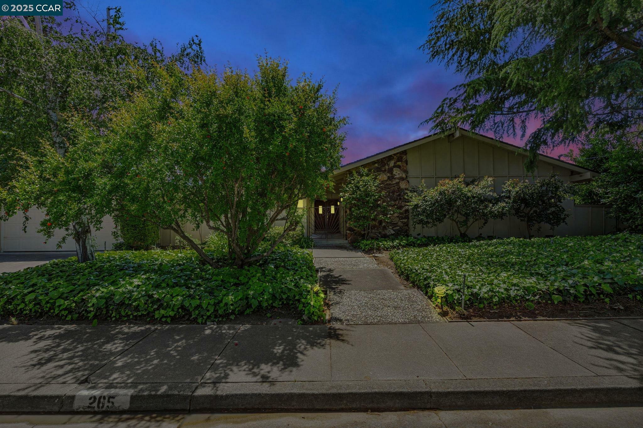 Property Photo:  265 Dover Dr  CA 94598 