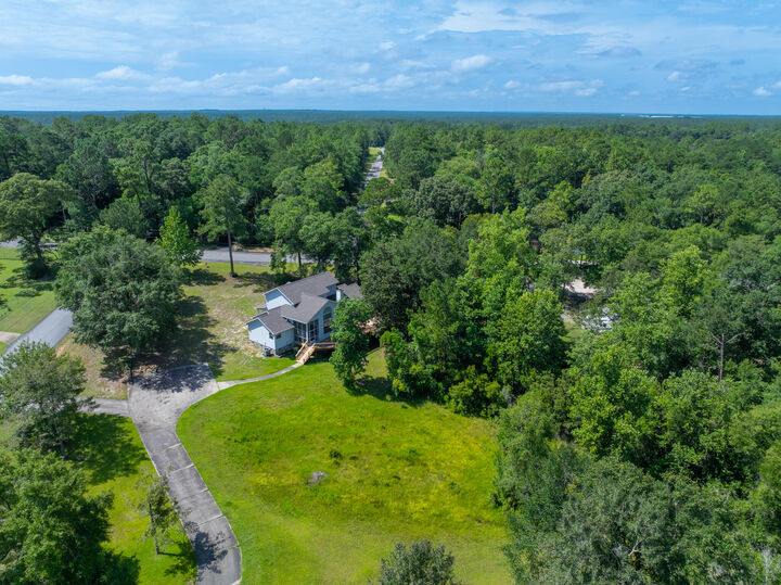 Property Photo:  5882 Willow Lane  FL 32539 