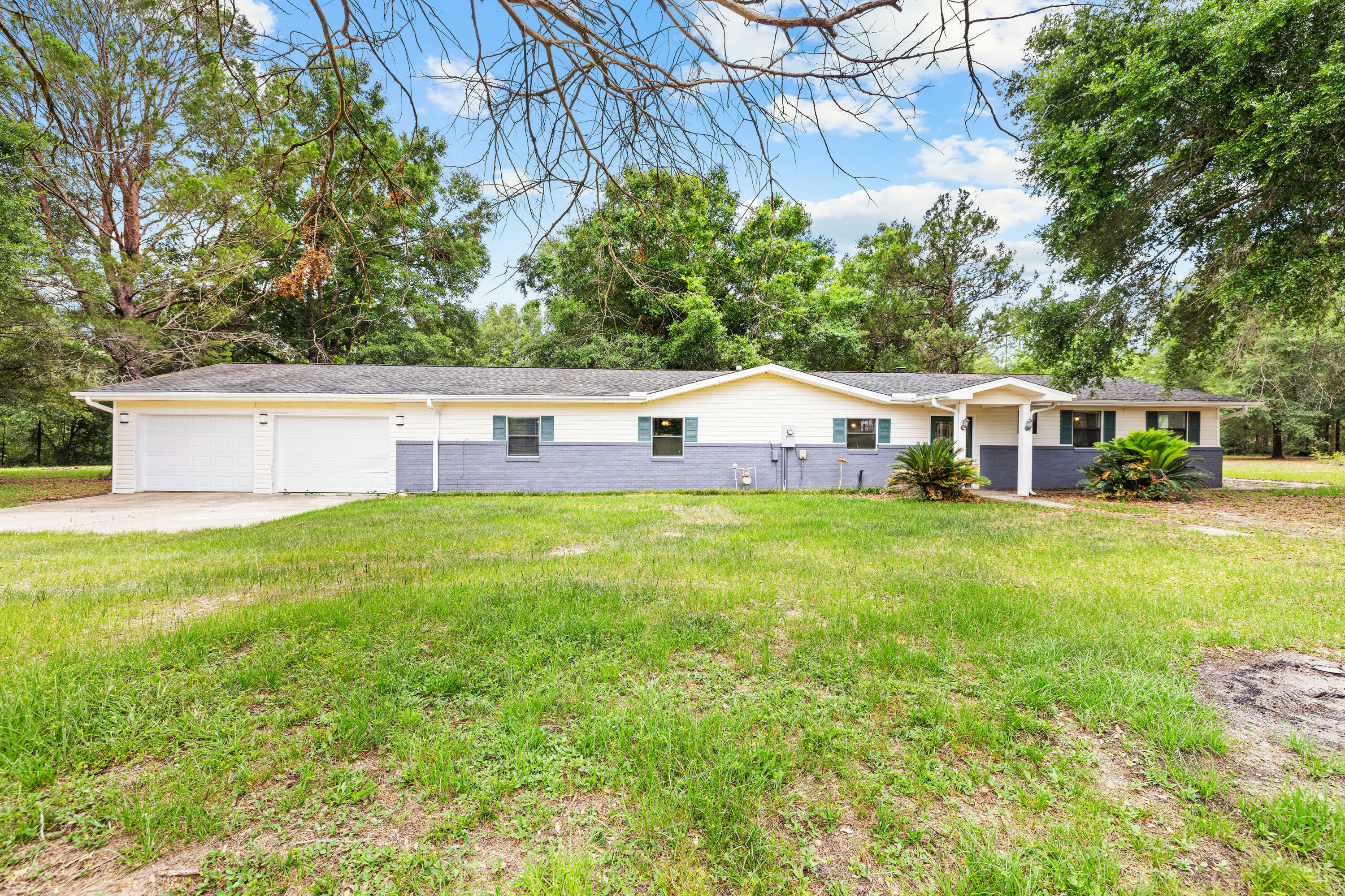 Property Photo: 540 John King Road FL 32539
