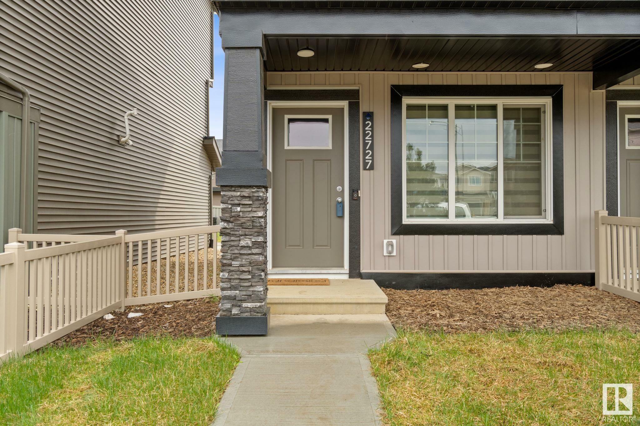 Photo de la propriété: 22727 84 Avenue NW AB T5T 4B4