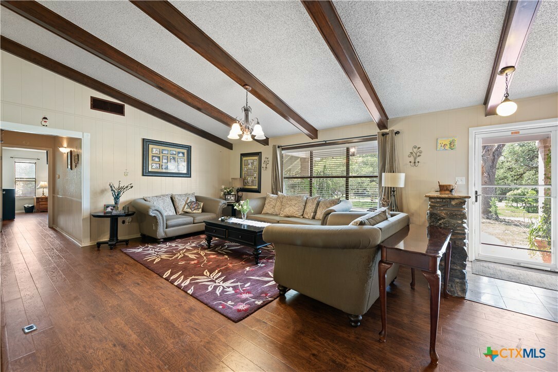Property Photo: 103 Pleasant Lane TX 78132