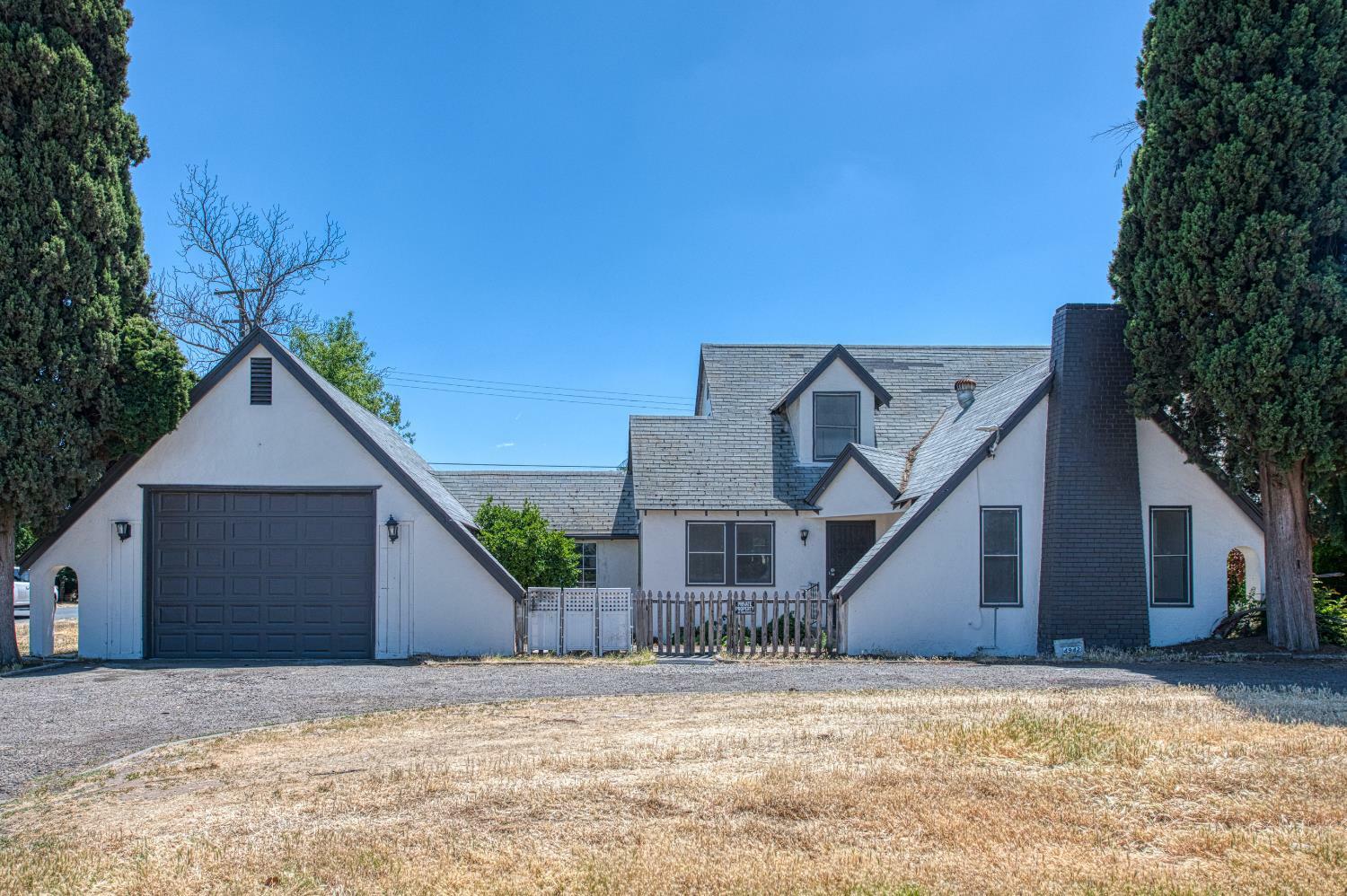 Property Photo: 4942 E Belmont Avenue CA 93727