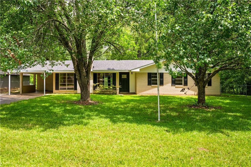 Property Photo: 220 East Meade Road LA 71467