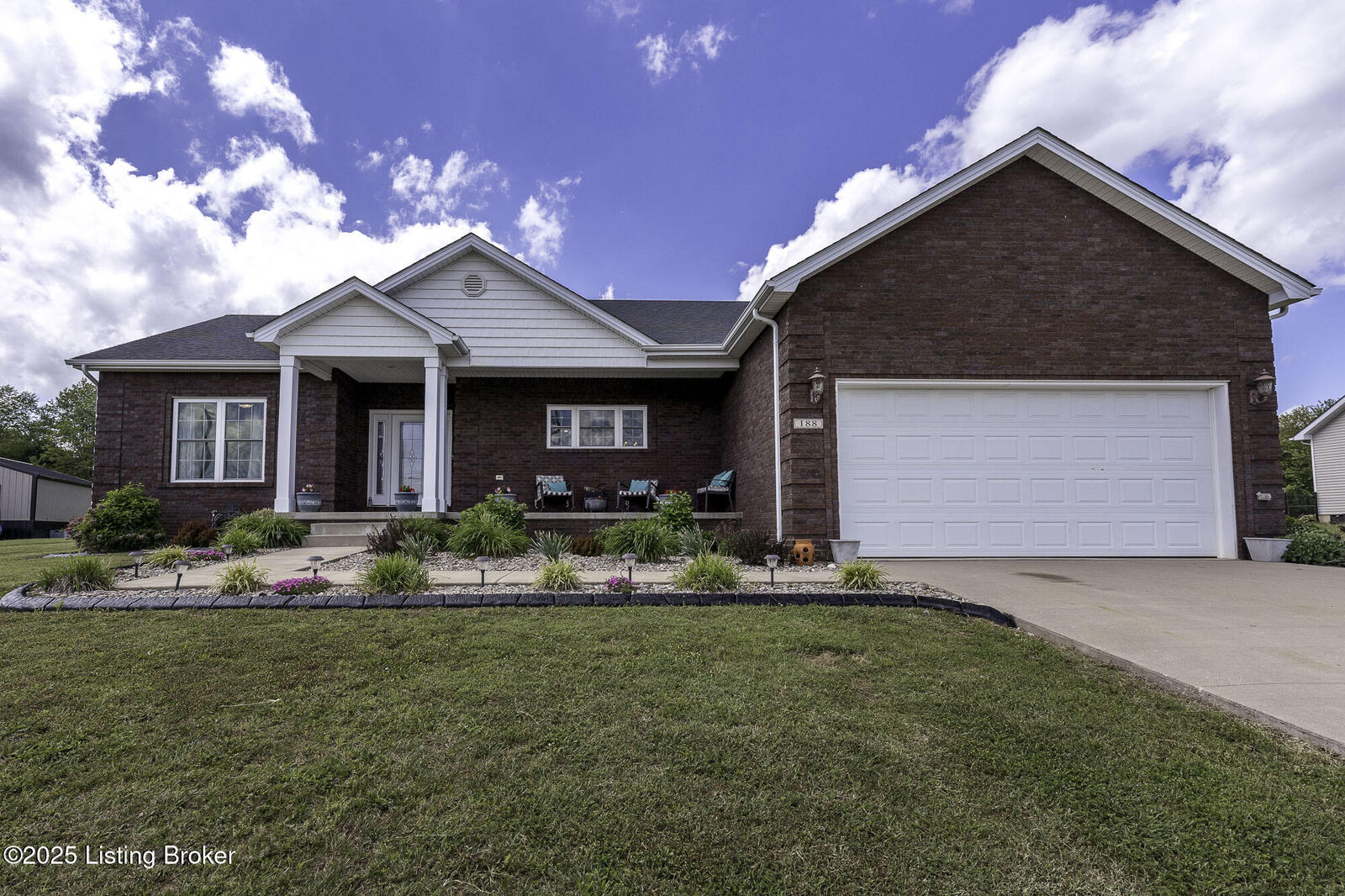 Property Photo:  188 Wakefield Dr  KY 42701 