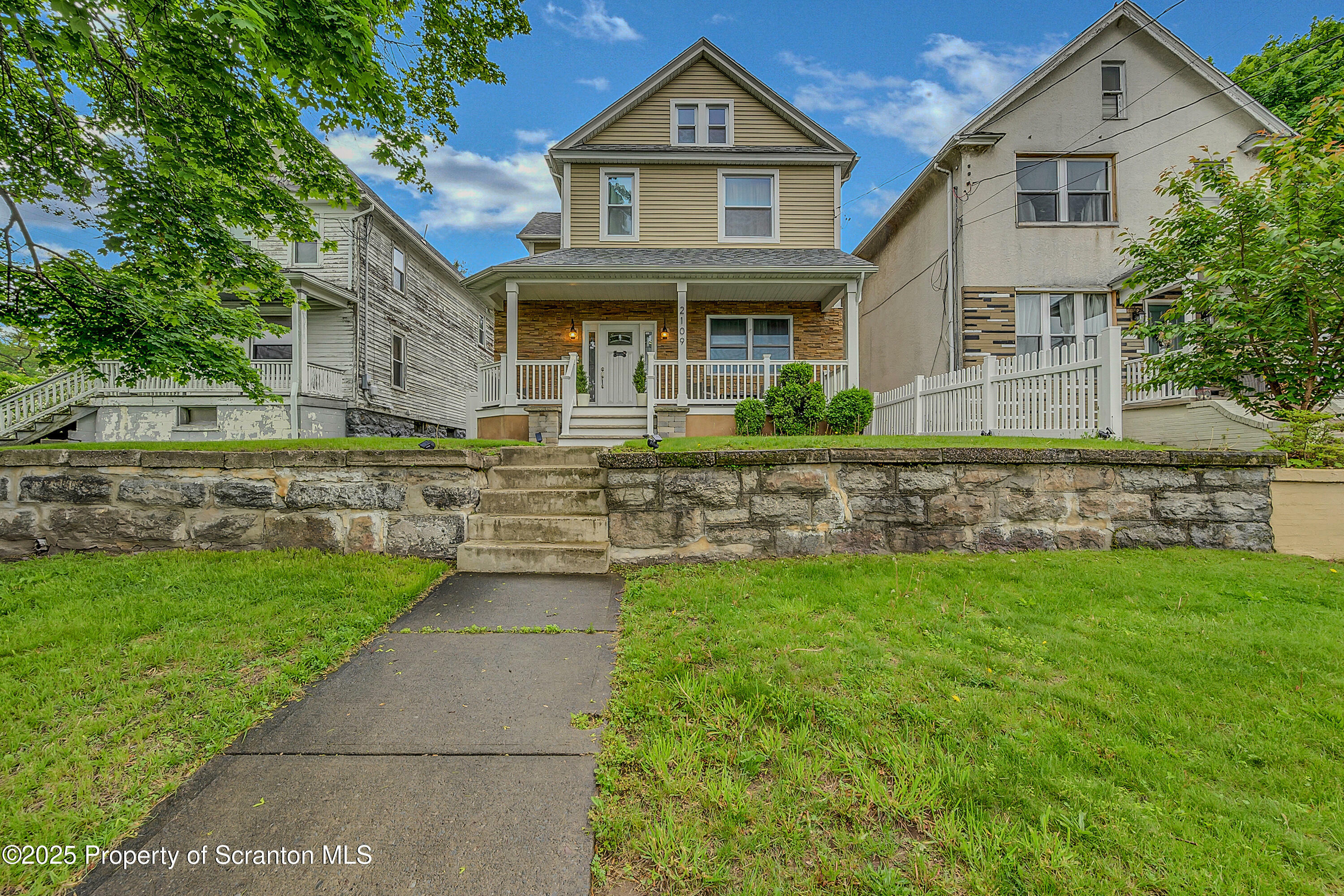 Property Photo: 2109 S Webster Avenue PA 18505