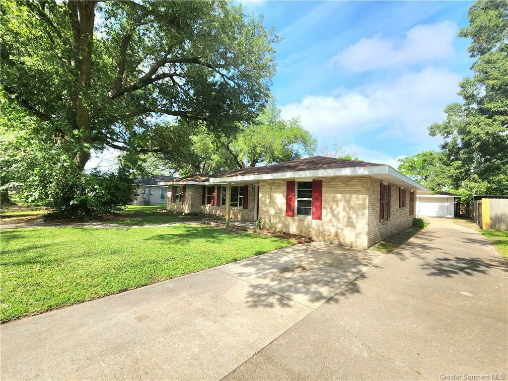 Property Photo: 445 Washington Street LA 70605