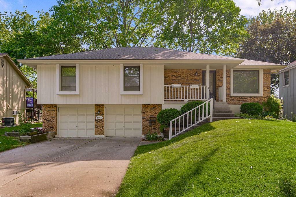 Property Photo:  5004 S Kendall Drive  MO 64055 