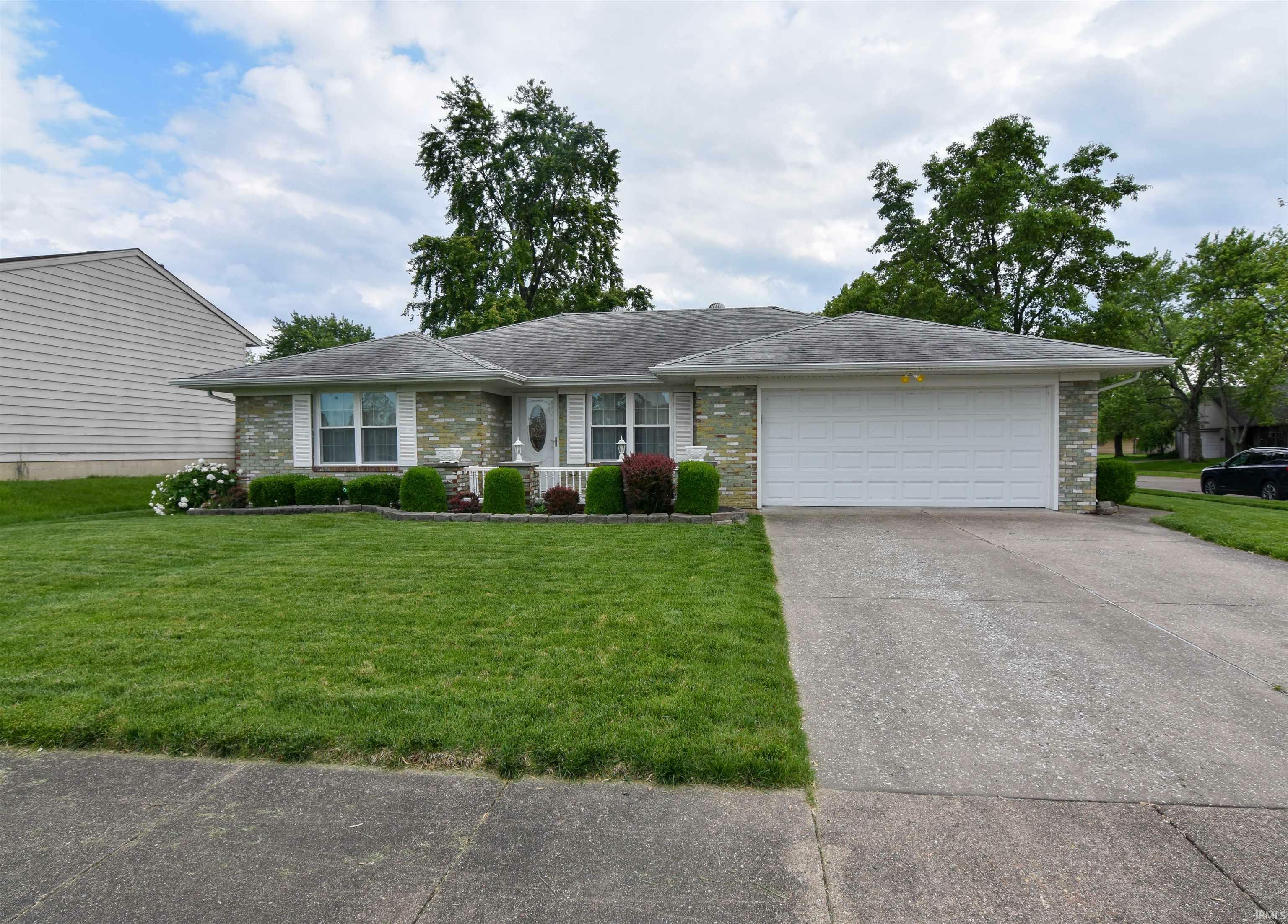 4104 Saddlebrooke Lane  Evansville IN 47715 photo
