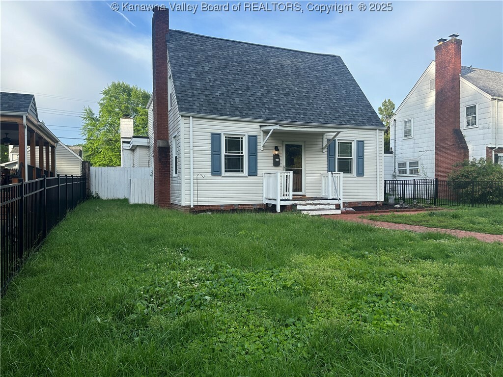 Property Photo: 5106 Staunton Avenue SE WV 25304