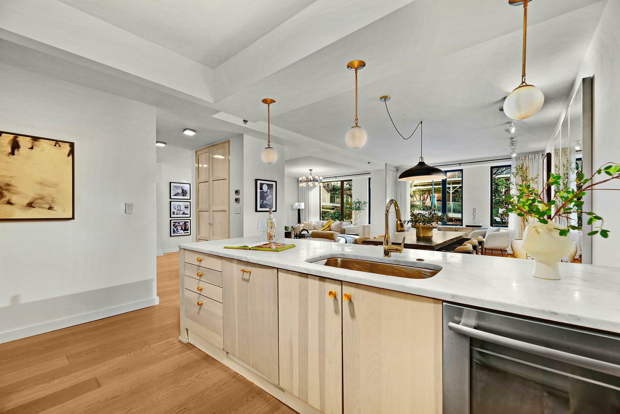 Property Photo: 212 E 95th Street NY 10128