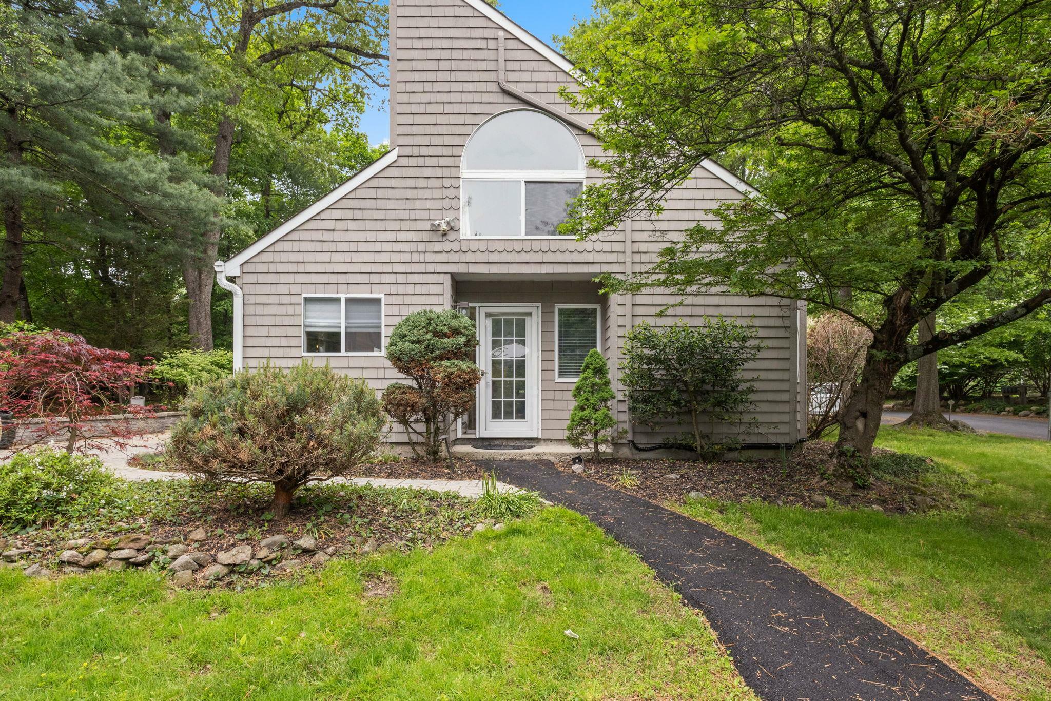 37 Hickory Hill Lane  Tappan NY 10983 photo