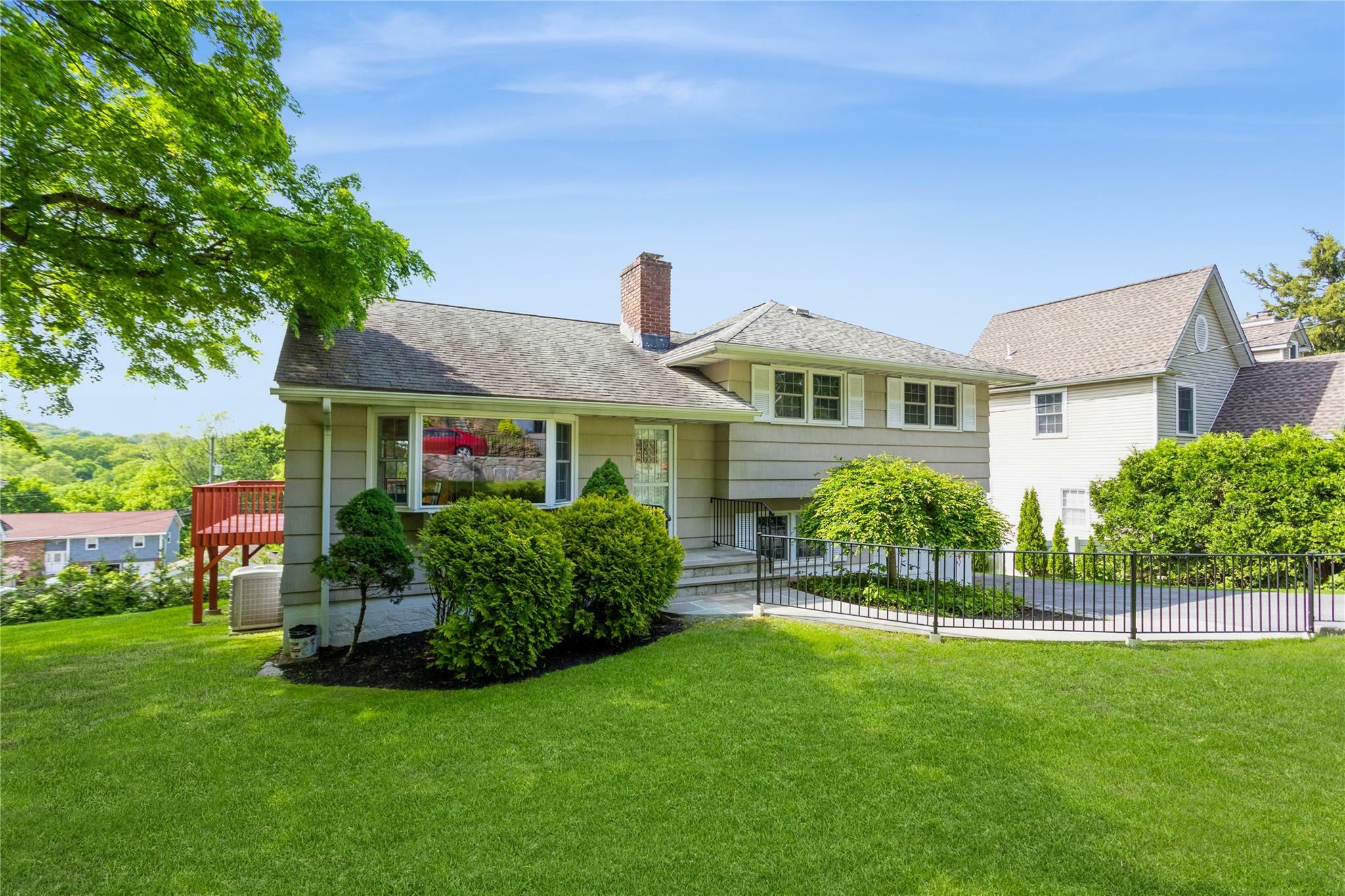 Property Photo: 789 Warren Avenue NY 10594