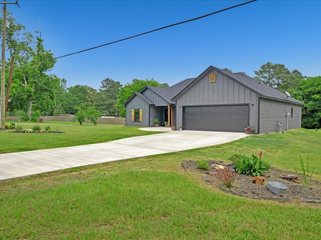 Property Photo: 129 Ransom Brown Road TX 75904