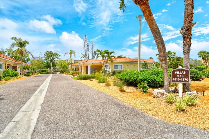 Property Photo:  4840 Gulf Of Mexico Drive Villa 15  FL 34228 