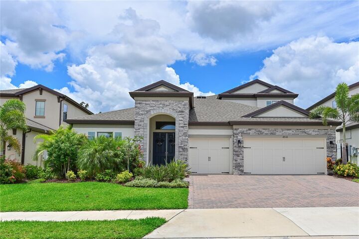 Property Photo: 8916 Isabella Circle FL 34219