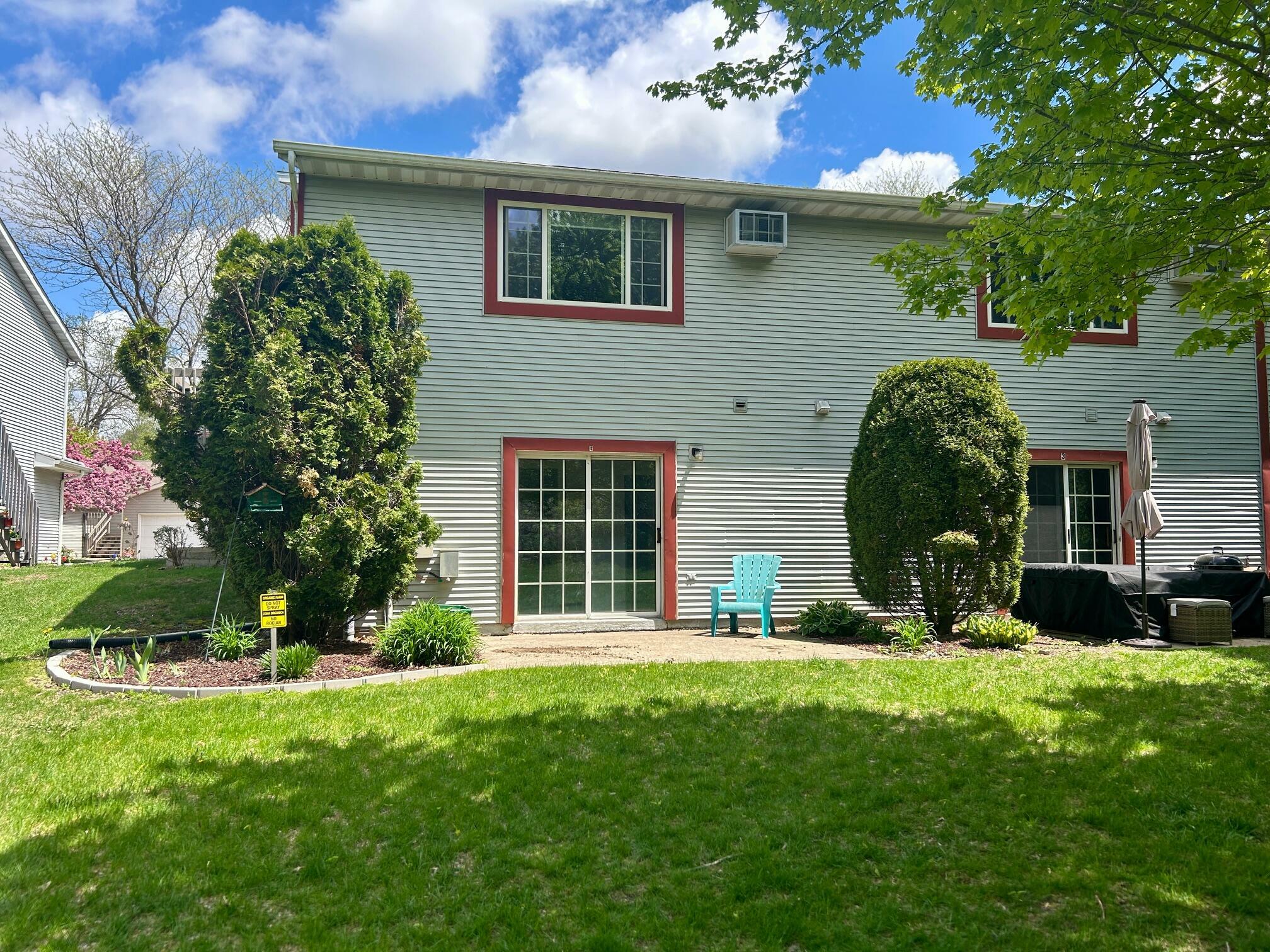Property Photo: 549 Slinger Rd K-4 WI 53086