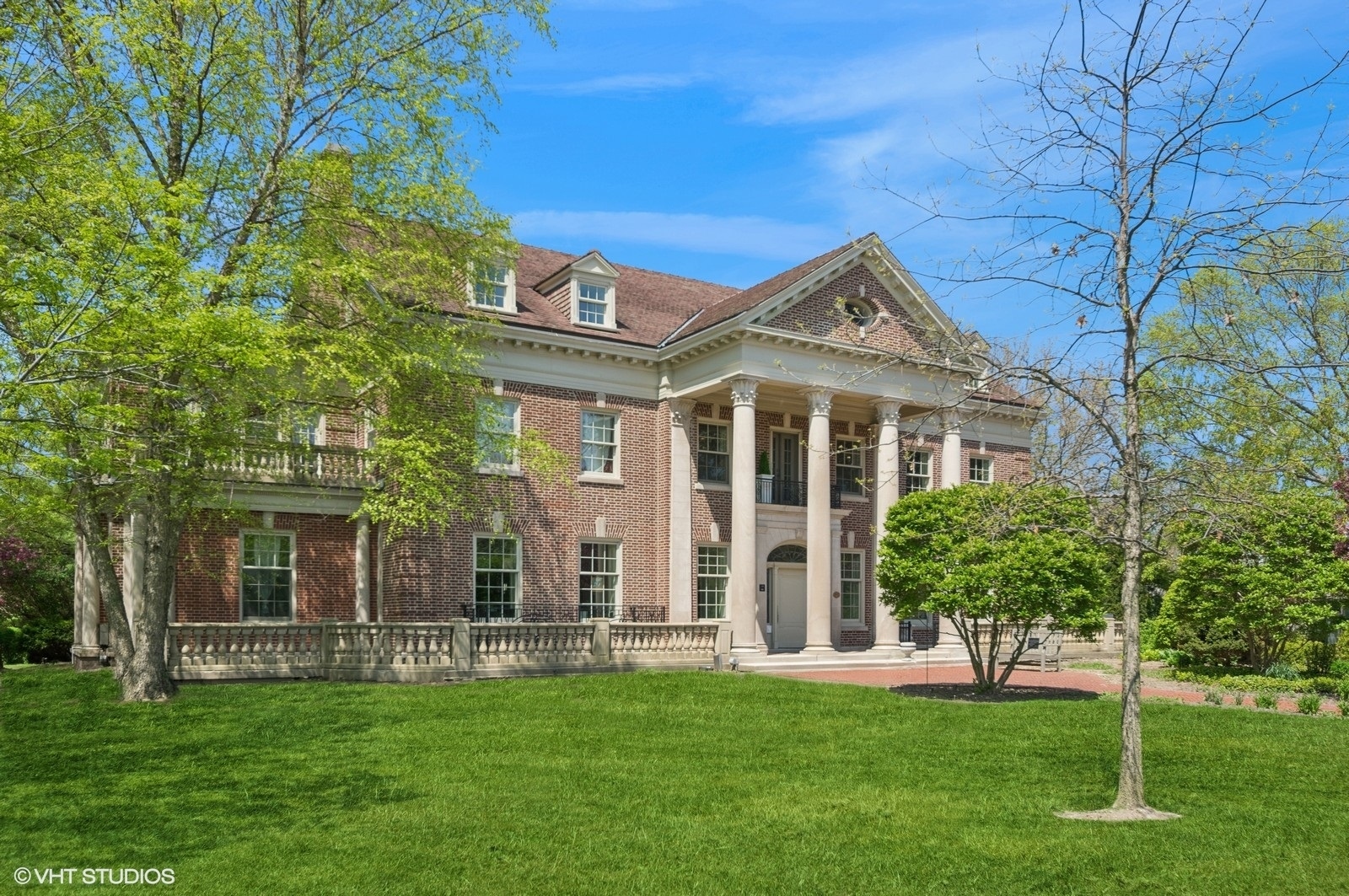 Property Photo: 1314 Ridge Avenue 4 IL 60201