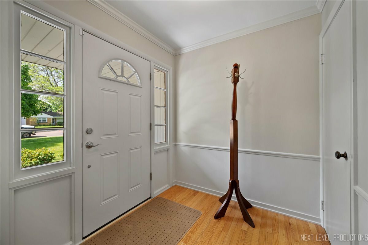 Property Photo: 1731 Garfield Avenue IL 60506