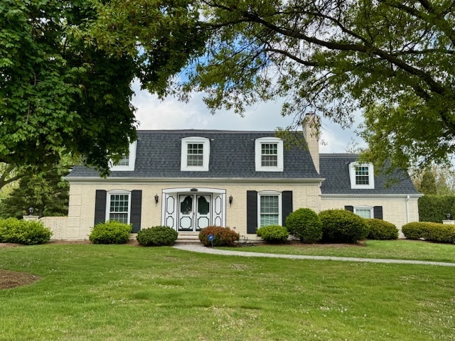 Property Photo:  9 Kingston Drive  IL 60523 