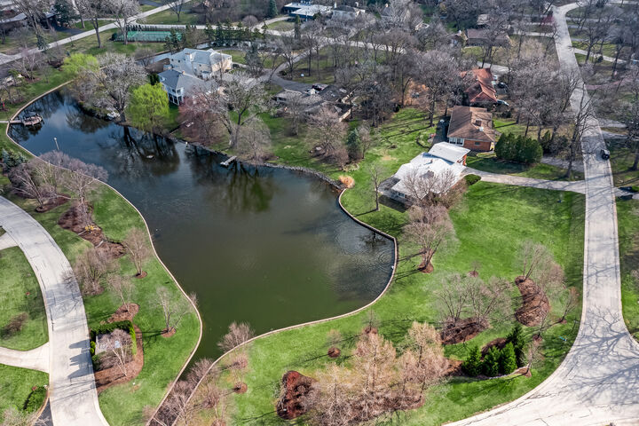 Property Photo: 328 Walnut Lane IL 60523