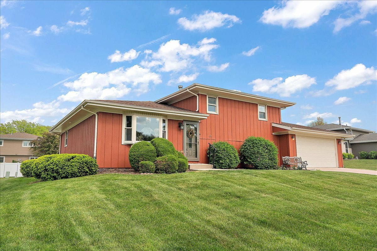 Property Photo: 518 Rodney Street IL 60441