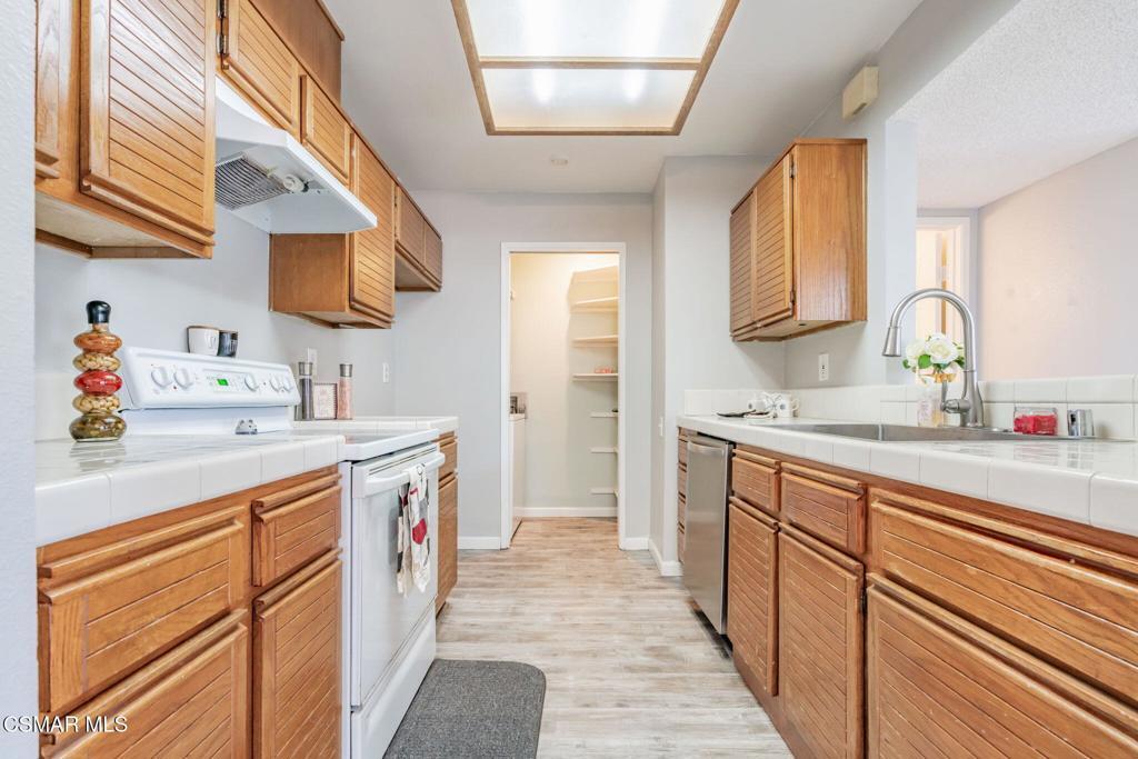 Property Photo:  1231 Tivoli Lane 48  CA 93065 