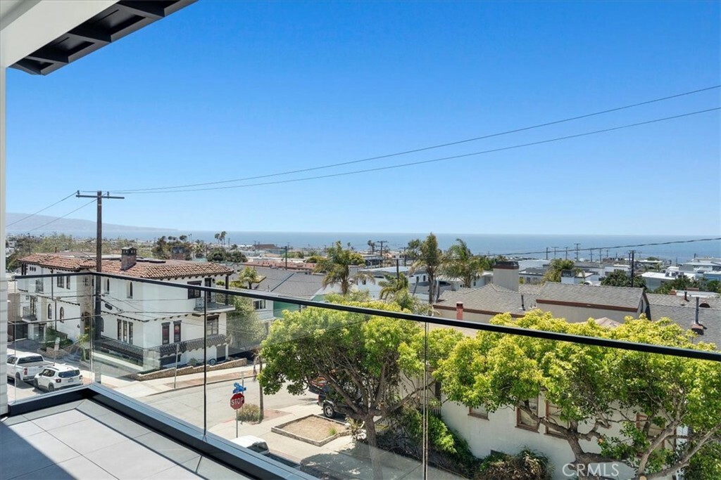 Property Photo:  1204 Fisher Ave  CA 90266 