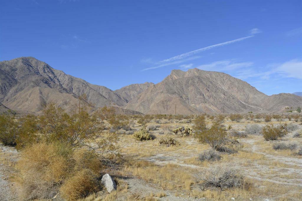 Property Photo: 2490 Hoberg Rd CA 92004
