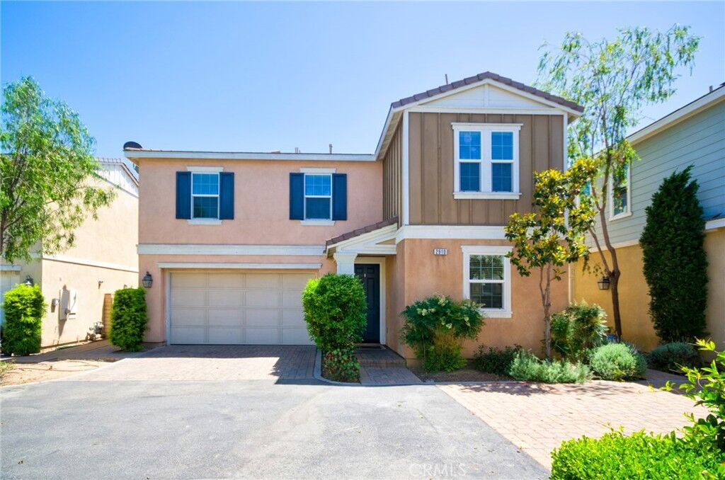 Property Photo: 2910 E Via Terrano CA 91764