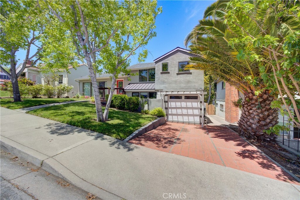 Property Photo:  810 Meinecke Avenue  CA 93405 